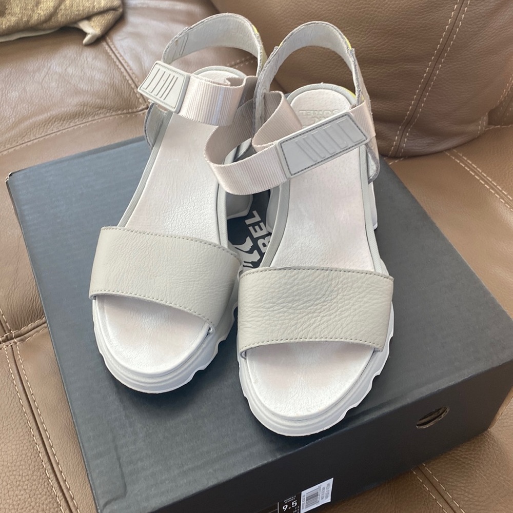 Sorel Women's Sandals in Cream and Tan